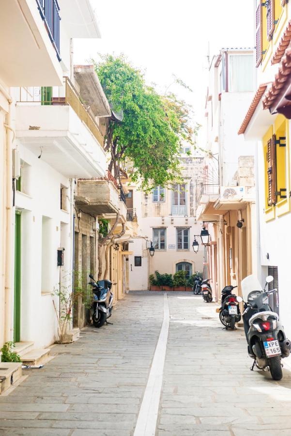 Mat Old Town Apartments A 罗希姆诺 外观 照片