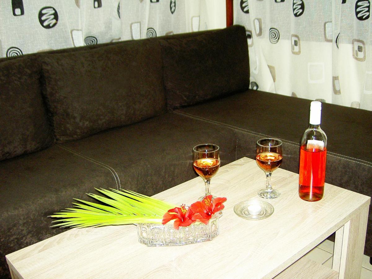 Mat Old Town Apartments A 罗希姆诺 外观 照片